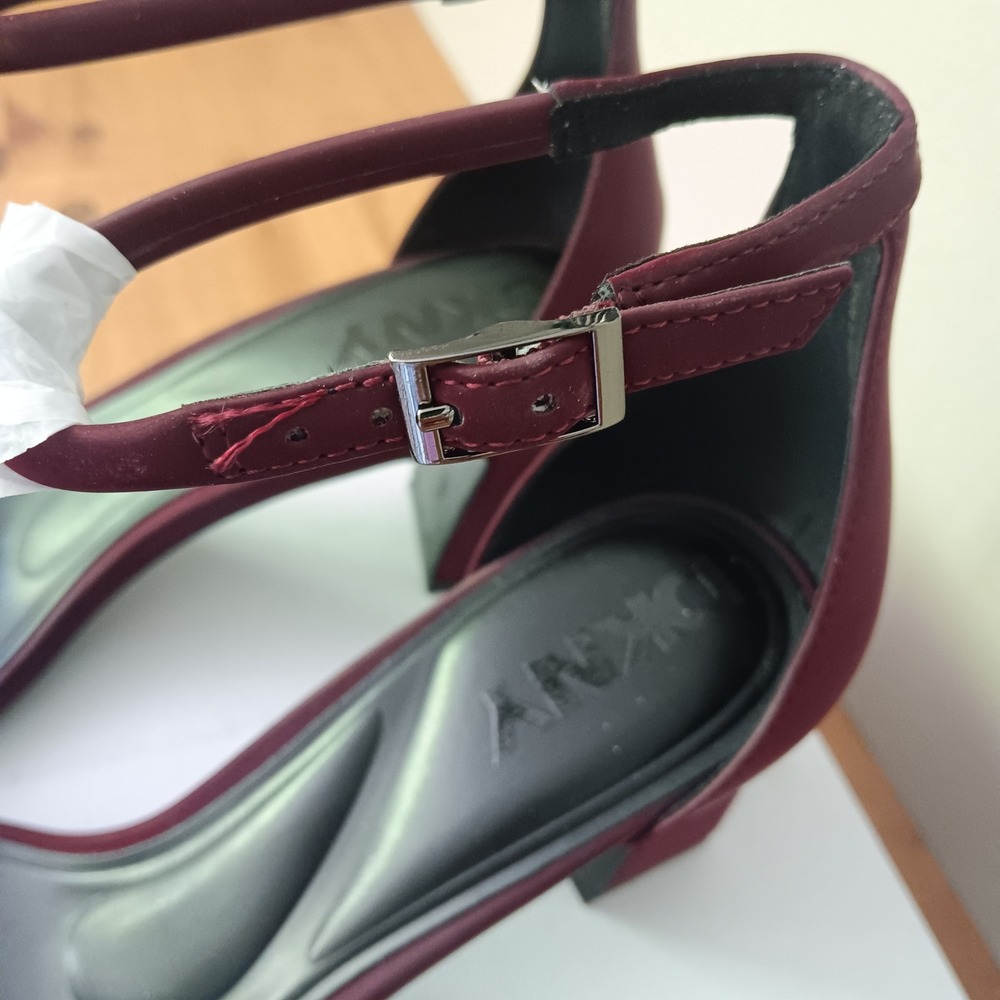 DKNY Wenda Ankle Strap Sandals Womens 8 Wine Block Heel Studded Toe NWB - Picture 5 of 10